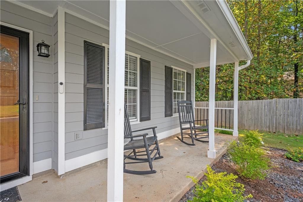 4 bedroom, 3 bathroom, 1,691 sq ft single family residence for sale at 2208 Dresden Green, Kennesaw, GA 30144 — photo 4