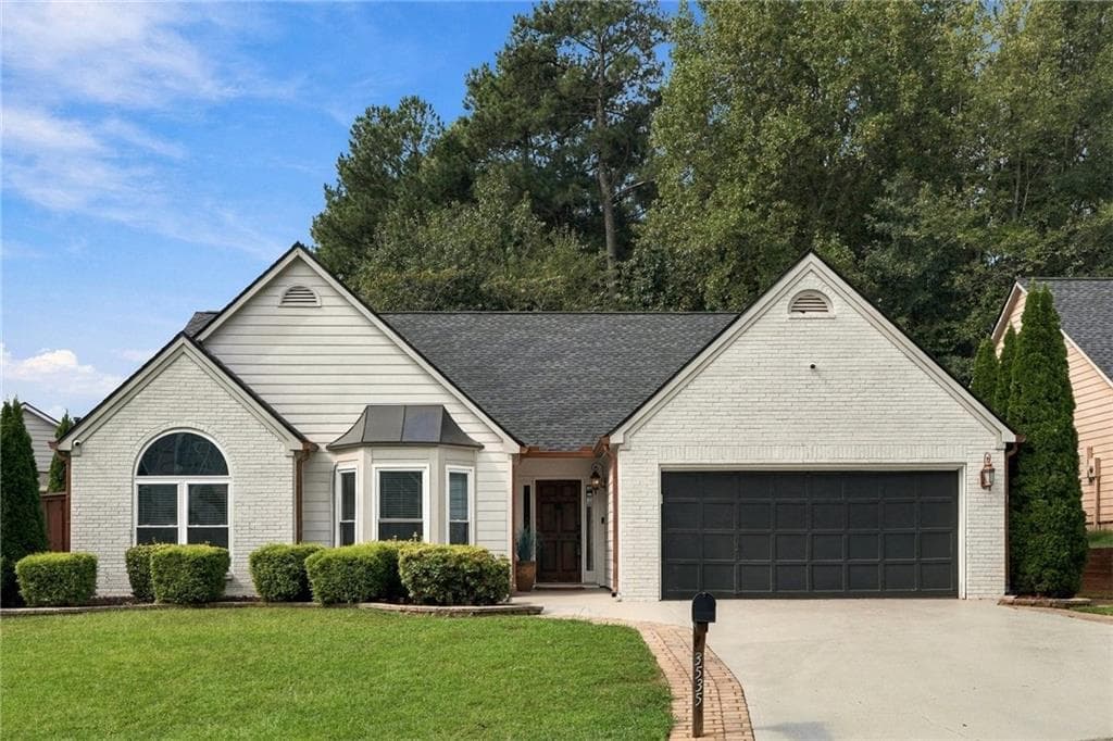 3 bedroom, 2 bathroom, 1,645 sq ft single family residence under contract at 3535 Ennfield Lane, Duluth, GA 30096