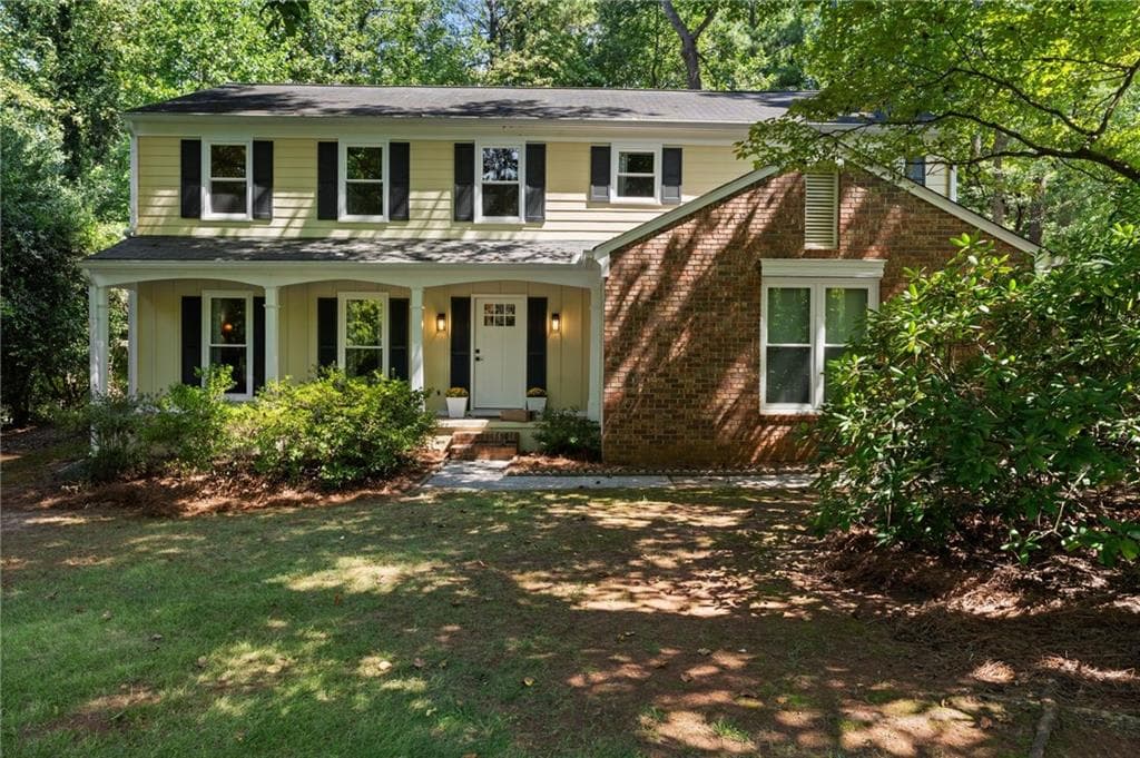 4 bedroom, 3 bathroom, 2,800 sq ft single family residence under contract at 914 Otter Way, Marietta, GA 30068