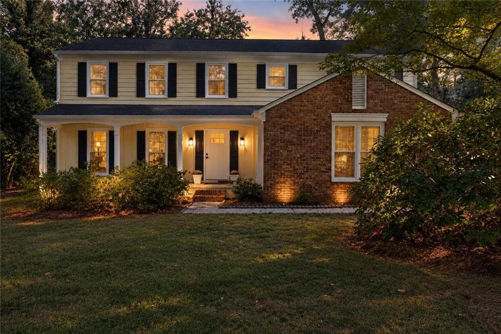 4 bedroom, 3 bathroom, 2,800 sq ft single family residence under contract at 914 Otter Way, Marietta, GA 30068 — photo 2