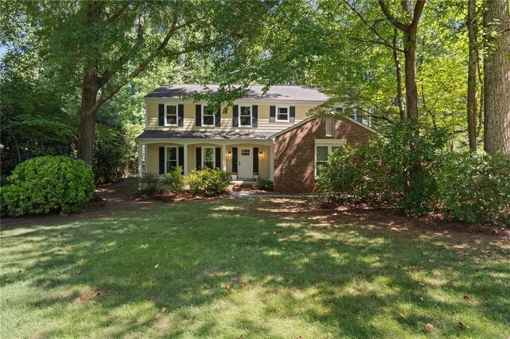 4 bedroom, 3 bathroom, 2,800 sq ft single family residence under contract at 914 Otter Way, Marietta, GA 30068 — photo 3