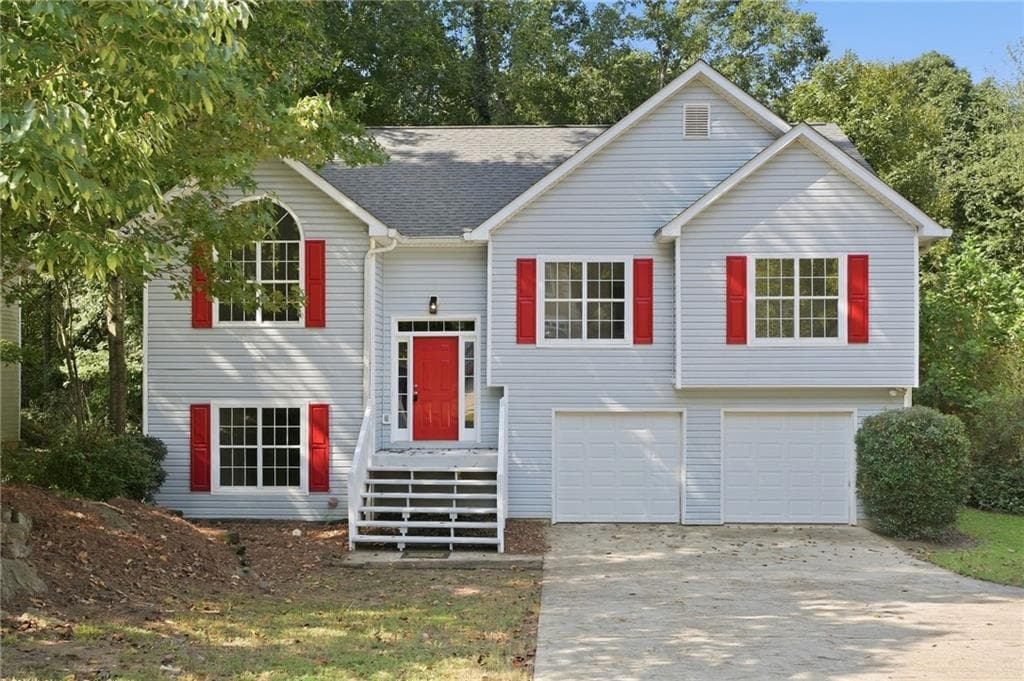 4 bedroom, 3 bathroom, 2,650 sq ft single family residence for sale at 11179 Chelsea Lane, Hampton, GA 30228