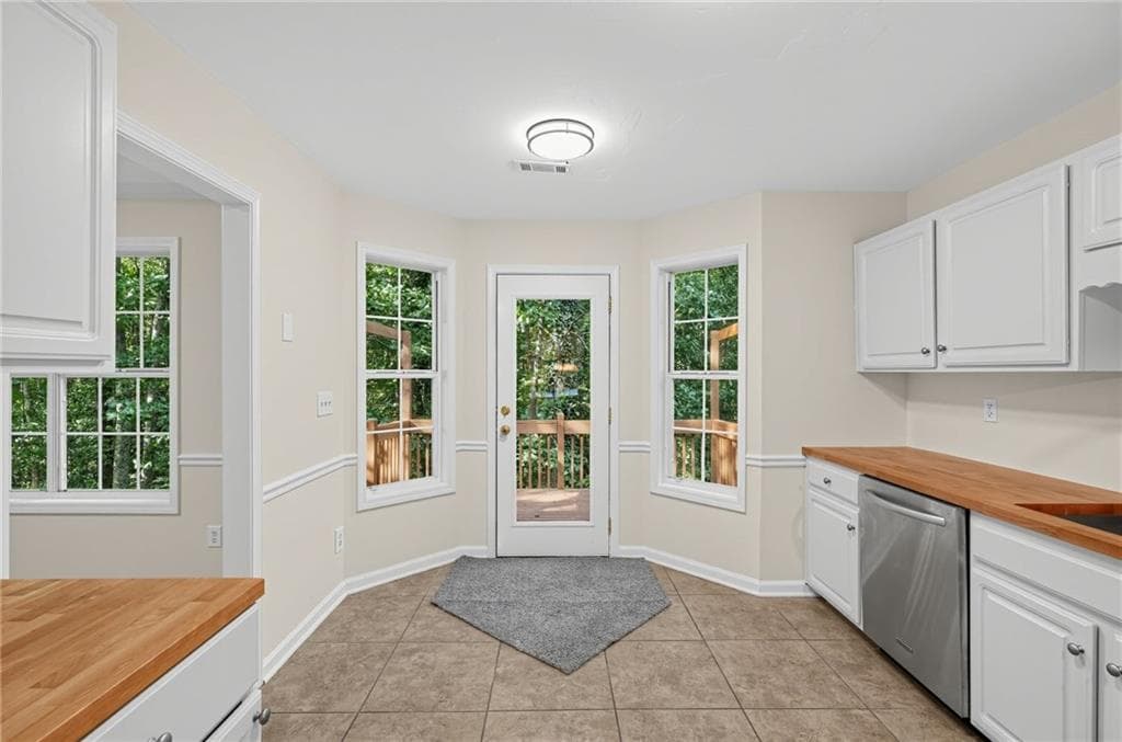 4 bedroom, 3 bathroom, 2,650 sq ft single family residence for sale at 11179 Chelsea Lane, Hampton, GA 30228 — photo 6