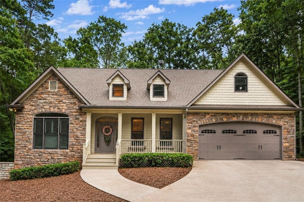 5 bedroom, 4 bathroom, 4,045 sq ft single family residence for sale at 1556 Tamarack Drive, Jasper, GA 30143 — photo 2