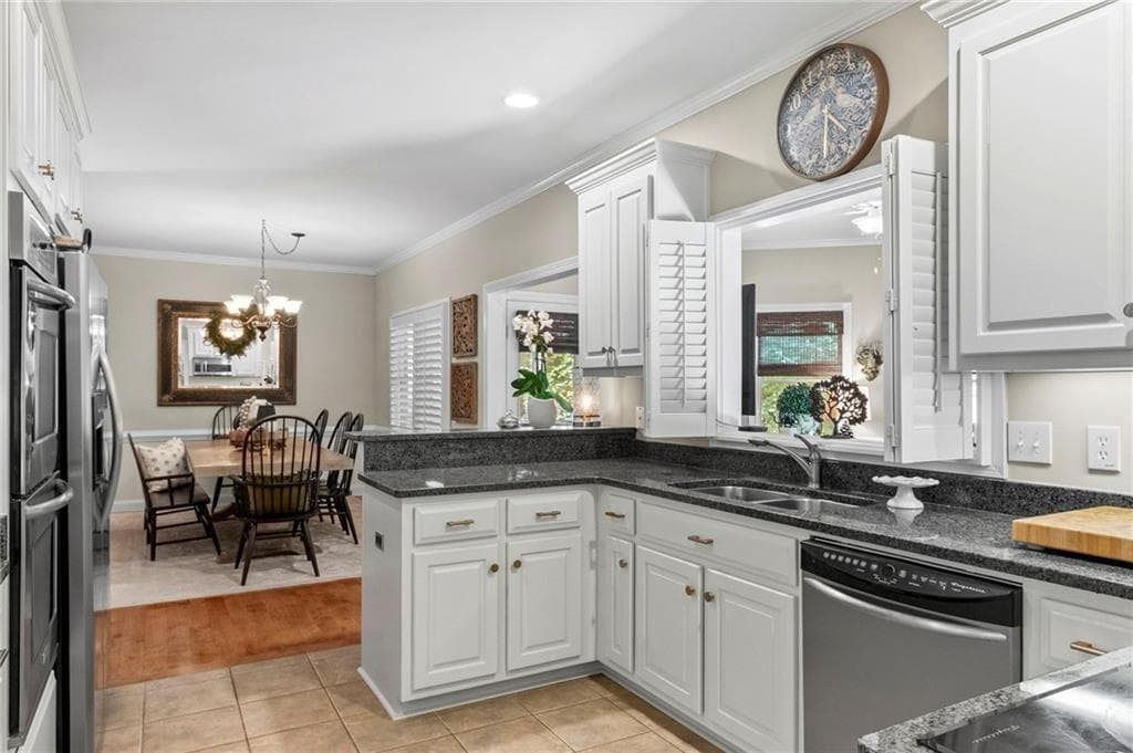 5 bedroom, 4 bathroom, 4,045 sq ft single family residence for sale at 1556 Tamarack Drive, Jasper, GA 30143 — photo 8