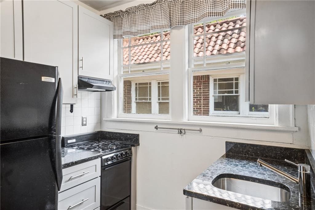 1 bedroom, 1 bathroom, 657 sq ft condominium for sale at 1111 Briarcliff Place 6, Atlanta, GA 30306 — photo 9