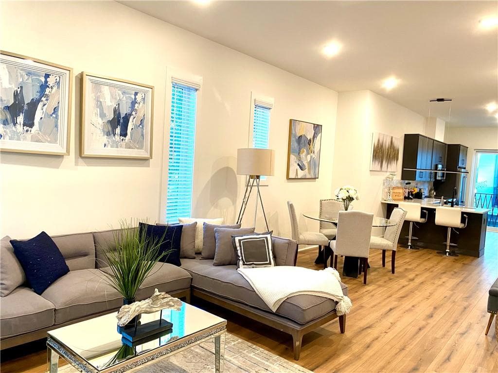 2 bedroom, 3 bathroom, 1,356 sq ft townhouse for rent at 2199 Lenox Road 17, Atlanta, GA 30324 for $3,500 a month — photo 6