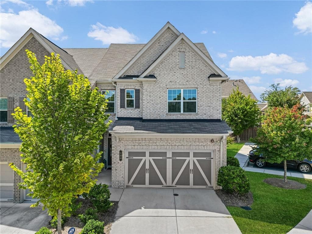 3 bedroom, 3 bathroom, 1,991 sq ft townhouse for sale at 195 Senna St, Marietta, GA 30064 — photo 1 of 32
