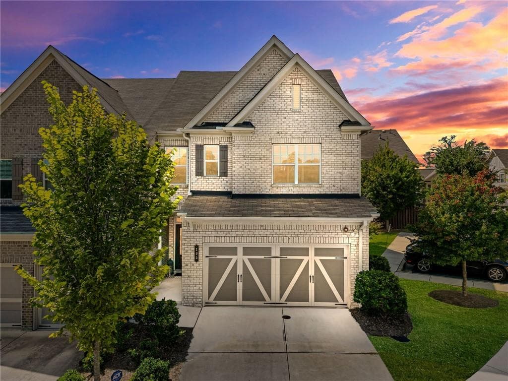 3 bedroom, 3 bathroom, 1,991 sq ft townhouse for sale at 195 Senna St, Marietta, GA 30064 — photo 2