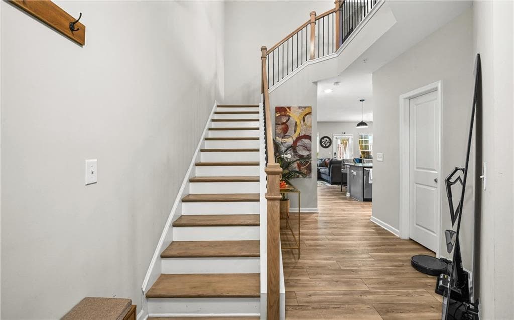 3 bedroom, 3 bathroom, 1,991 sq ft townhouse for sale at 195 Senna St, Marietta, GA 30064 — photo 3