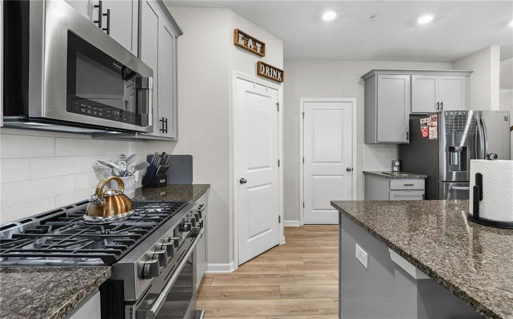 3 bedroom, 3 bathroom, 1,991 sq ft townhouse for sale at 195 Senna St, Marietta, GA 30064 — photo 8