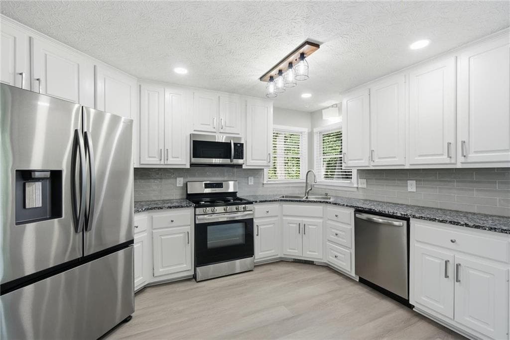 5 bedroom, 4 bathroom, 3,850 sq ft single family residence for sale at 2970 Waverly Place Drive, Dacula, GA 30019 — photo 9