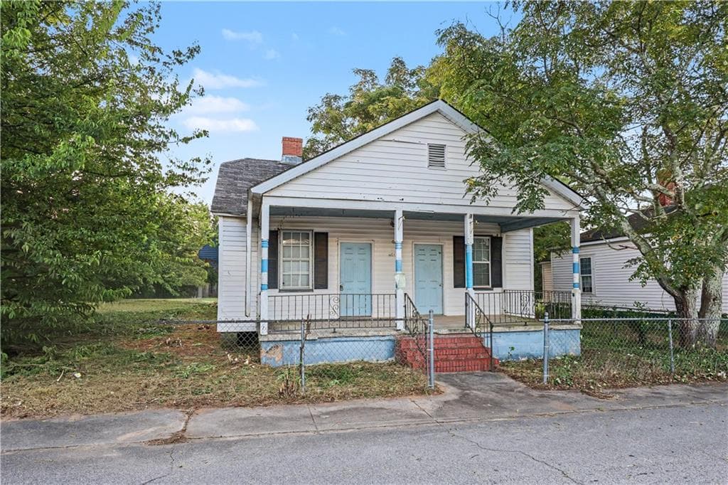 2 bedroom, 2 bathroom, 1,590 sq ft single family residence for sale at 48 Ivy Street, Porterdale, GA 30014 — photo 3