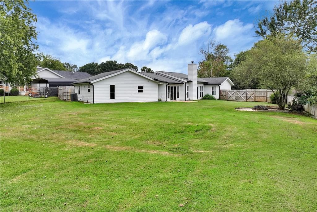 3 bedroom, 2 bathroom, 1,461 sq ft single family residence under contract at 5640 Raintree Trce, Oakwood, GA 30566 — photo 9