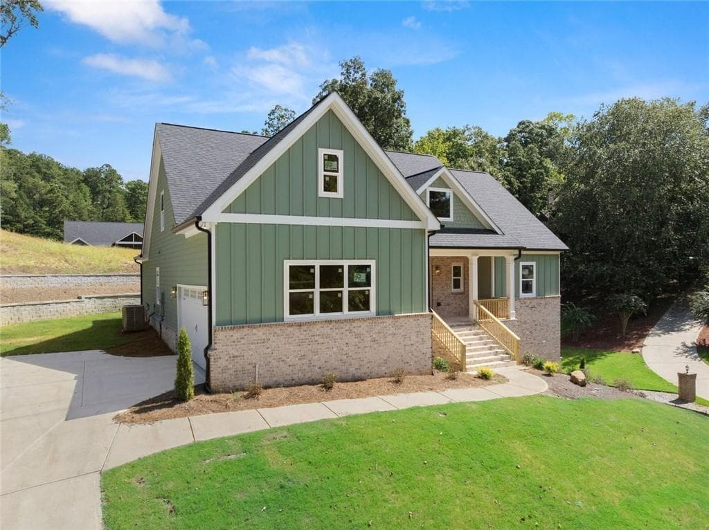 4 bedroom, 4 bathroom, 2,579 sq ft single family residence for sale at 3109 Winding Lake, Gainesville, GA 30504 — photo 3