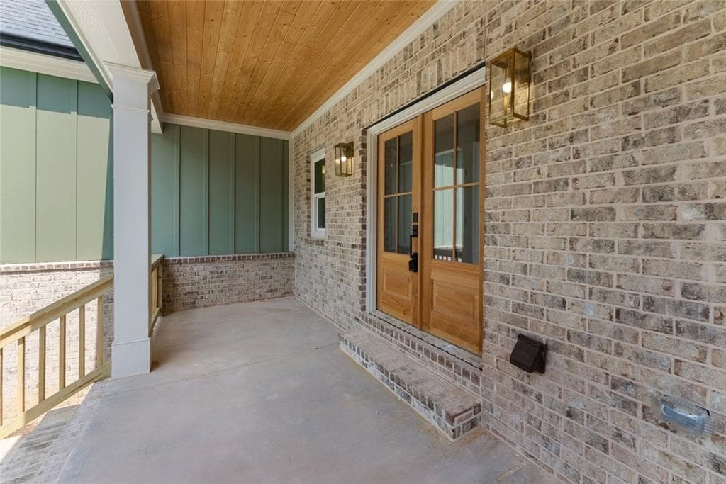 4 bedroom, 4 bathroom, 2,579 sq ft single family residence for sale at 3109 Winding Lake, Gainesville, GA 30504 — photo 4
