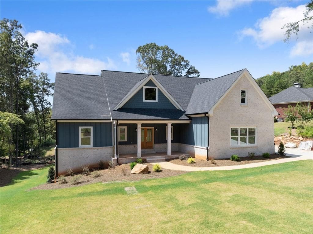 4 bedroom, 4 bathroom, 2,579 sq ft single family residence under contract at 3063 Ivey Rd, Gainesville, GA 30504 — photo 3
