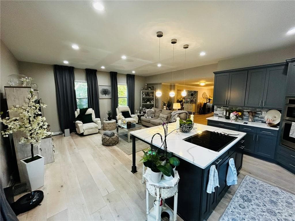 6 bedroom, 5 bathroom, 4,600 sq ft single family residence for sale at 120 Glenclairn Court, Roswell, GA 30076 — photo 6