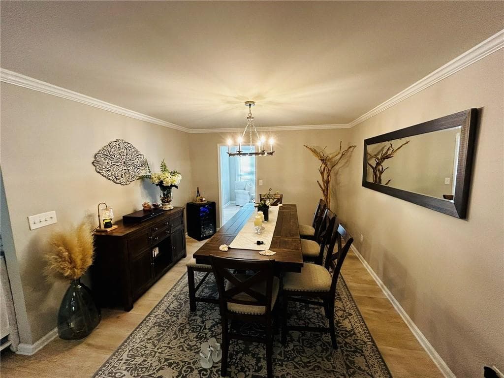 6 bedroom, 5 bathroom, 4,600 sq ft single family residence for sale at 120 Glenclairn Court, Roswell, GA 30076 — photo 8
