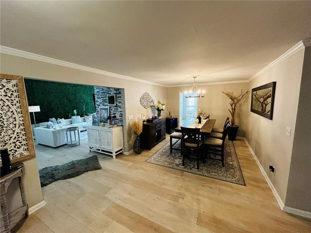 6 bedroom, 5 bathroom, 4,600 sq ft single family residence for sale at 120 Glenclairn Court, Roswell, GA 30076 — photo 7