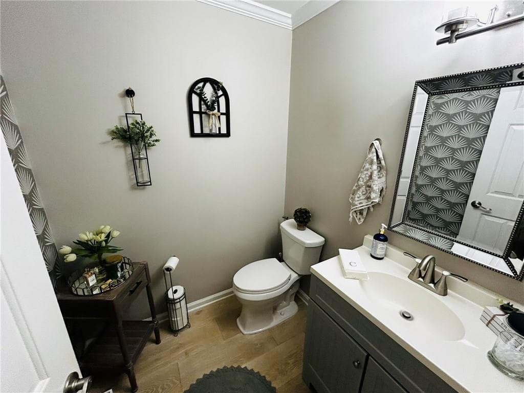 6 bedroom, 5 bathroom, 4,600 sq ft single family residence for sale at 120 Glenclairn Court, Roswell, GA 30076 — photo 9