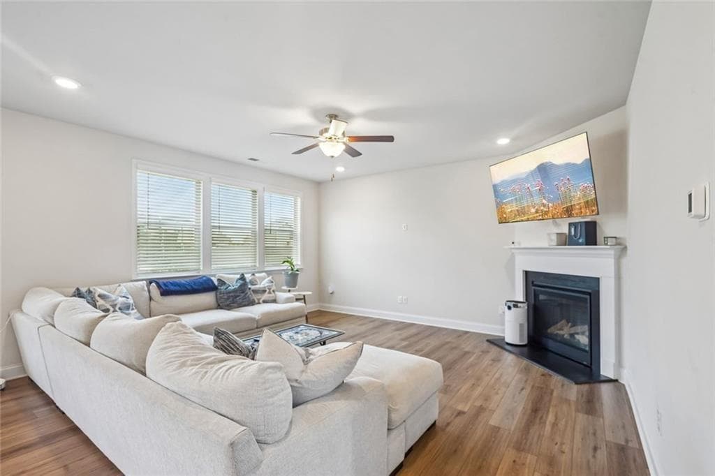 5 bedroom, 3 bathroom, 2,837 sq ft single family residence for sale at 217 Blue Iris Court, Winder, GA 30680 — photo 5