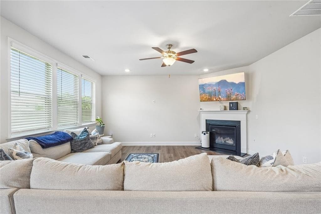 5 bedroom, 3 bathroom, 2,837 sq ft single family residence for sale at 217 Blue Iris Court, Winder, GA 30680 — photo 6