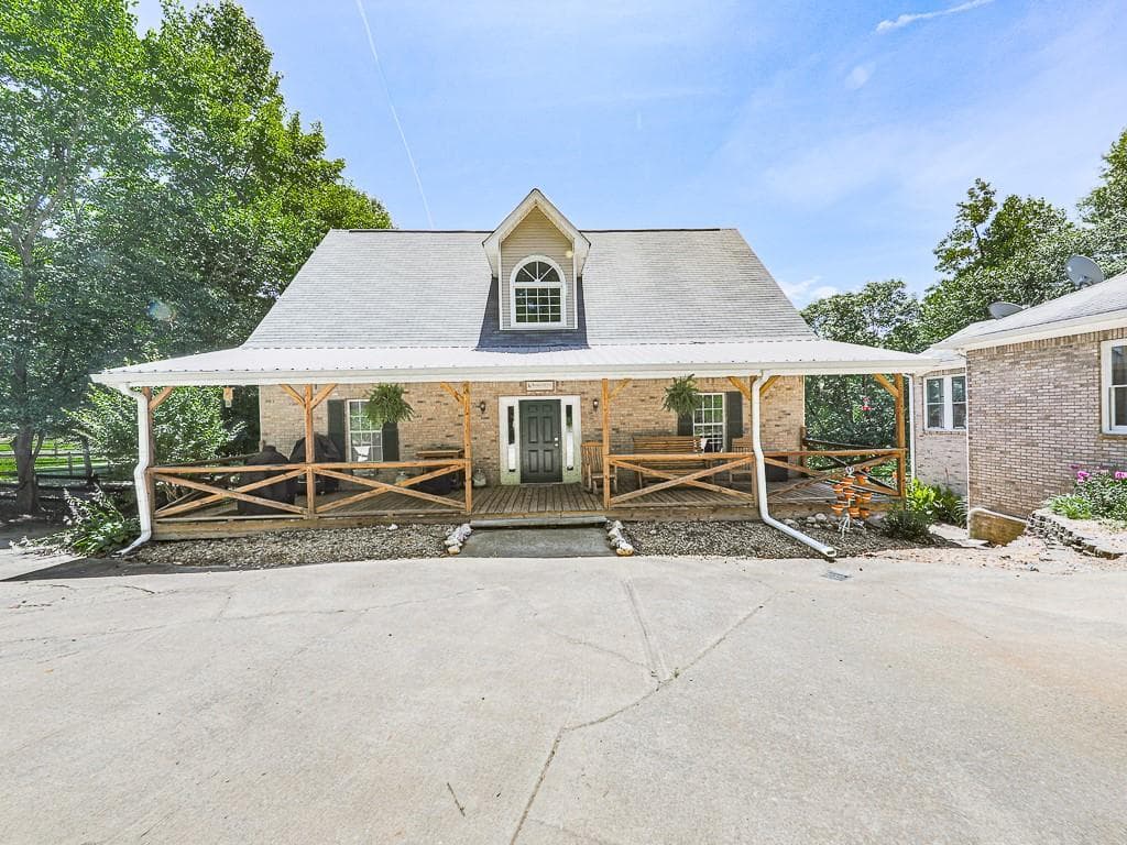 5 bedroom, 3 bathroom, 4,687 sq ft single family residence for sale at 6534 Cartersville Highway, Dallas, GA 30132 — photo 2