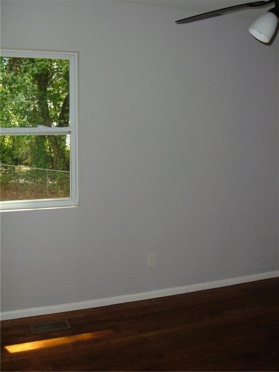 3 bedroom, 2 bathroom, 936 sq ft single family residence for sale at 3212 Delmar Lane, Atlanta, GA 30311 — photo 9
