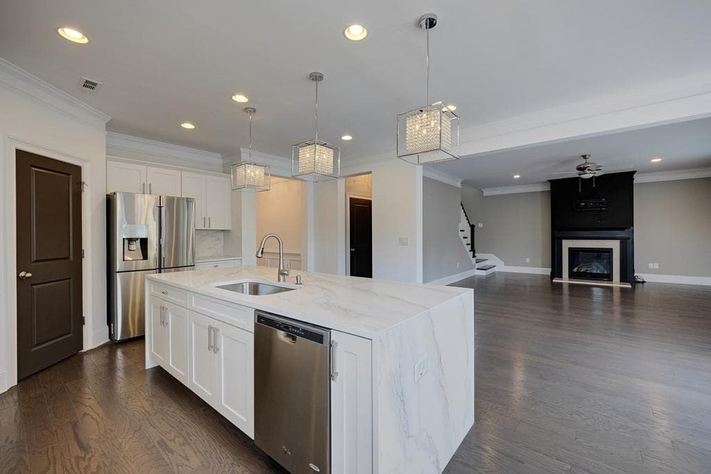 4 bedroom, 5 bathroom, 4,140 sq ft single family residence for rent at 11760 Stratham Drive, Alpharetta, GA 30009 for $5,500 a month — photo 6