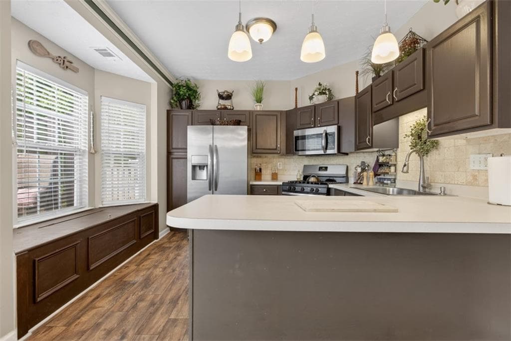 3 bedroom, 4 bathroom, 2,061 sq ft townhouse for sale at 2484 Stonegate Drive, Acworth, GA 30101 — photo 9