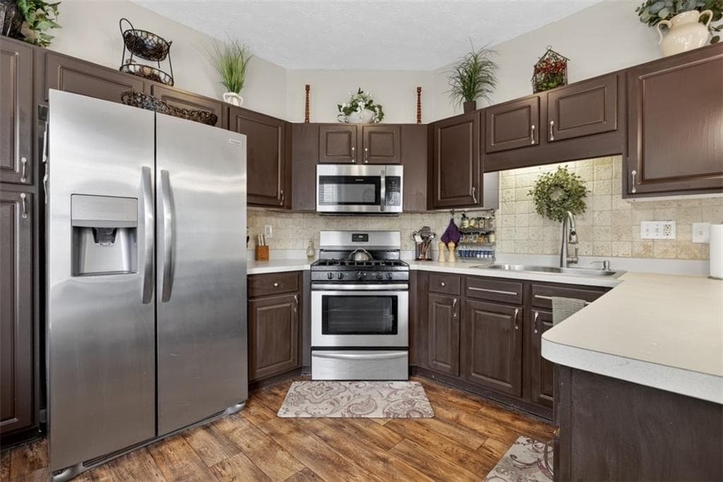 3 bedroom, 4 bathroom, 2,061 sq ft townhouse for sale at 2484 Stonegate Drive, Acworth, GA 30101 — photo 10