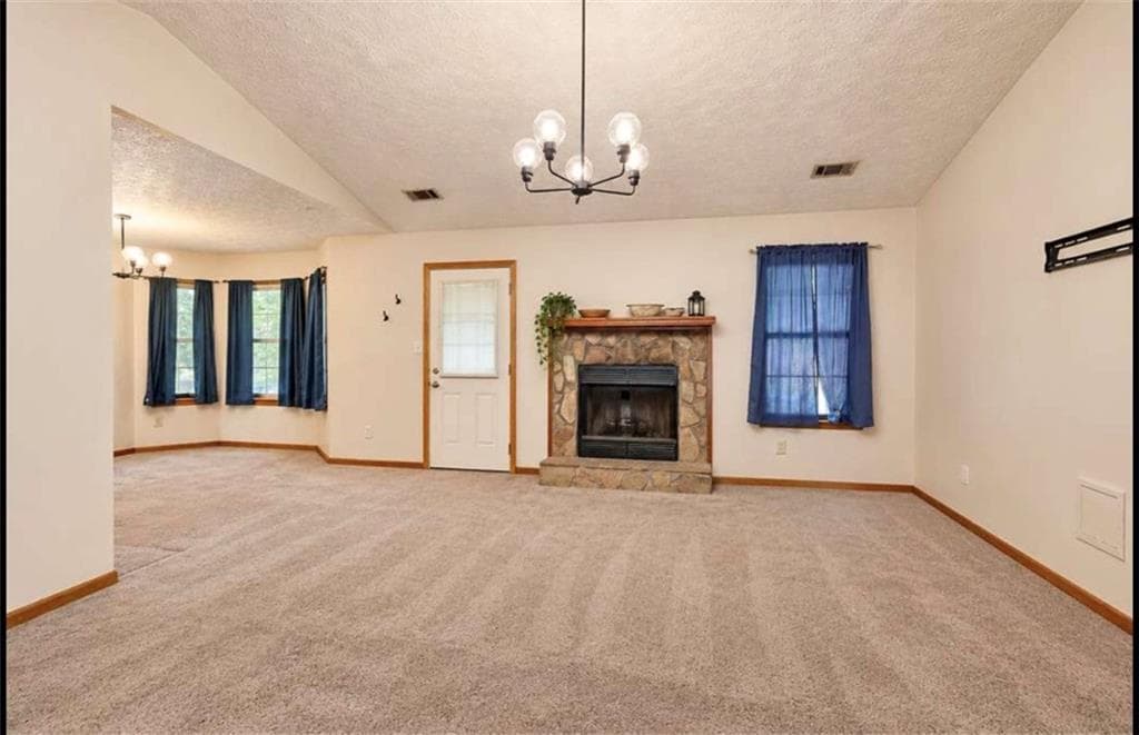 3 bedroom, 2 bathroom, 1,392 sq ft single family residence for sale at 10436 Tara Pointe Drive, Jonesboro, GA 30238 — photo 4
