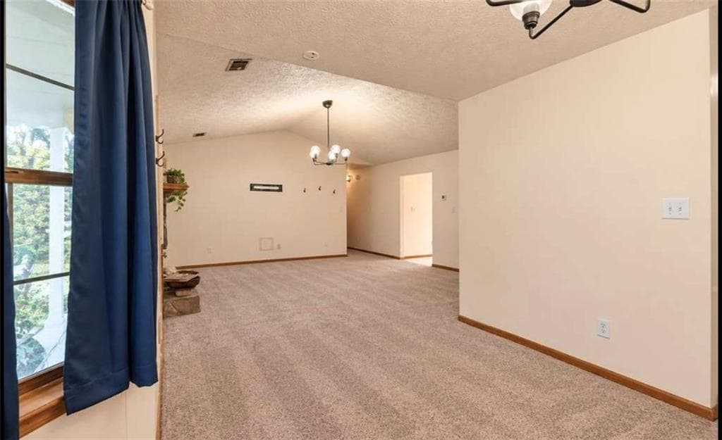 3 bedroom, 2 bathroom, 1,392 sq ft single family residence for sale at 10436 Tara Pointe Drive, Jonesboro, GA 30238 — photo 6
