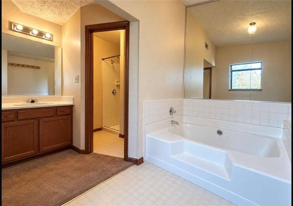 3 bedroom, 2 bathroom, 1,392 sq ft single family residence for sale at 10436 Tara Pointe Drive, Jonesboro, GA 30238 — photo 10