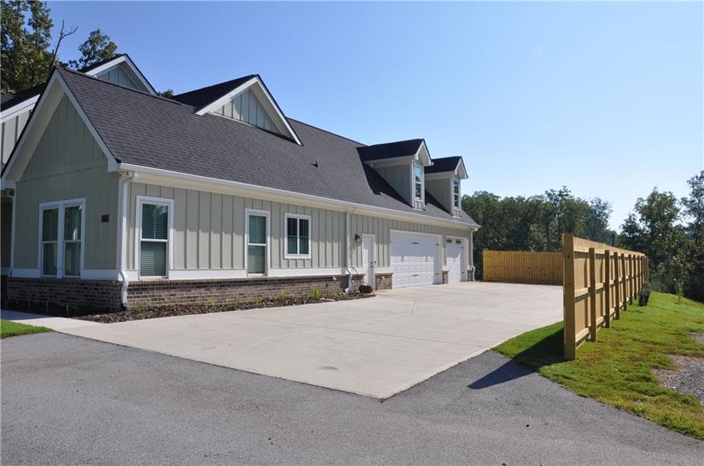 4 bedroom, 5 bathroom, 2,753 sq ft single family residence for sale at 2700 Old Cartersville Road, Dallas, GA 30132 — photo 6