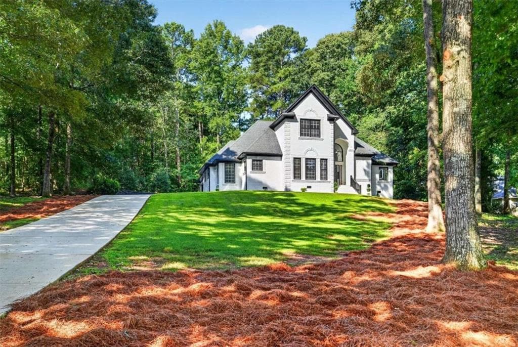 4 bedroom, 4 bathroom, 4,000 sq ft single family residence for rent at 141 Amicalola Way, Jonesboro, GA 30236 for $4,500 a month — photo 9