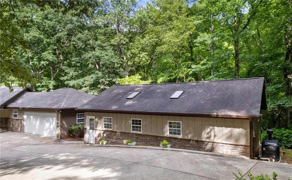 4 bedroom, 4 bathroom, 5,025 sq ft single family residence for sale at 36 Mill Creek Trail, Dahlonega, GA 30533 — photo 5