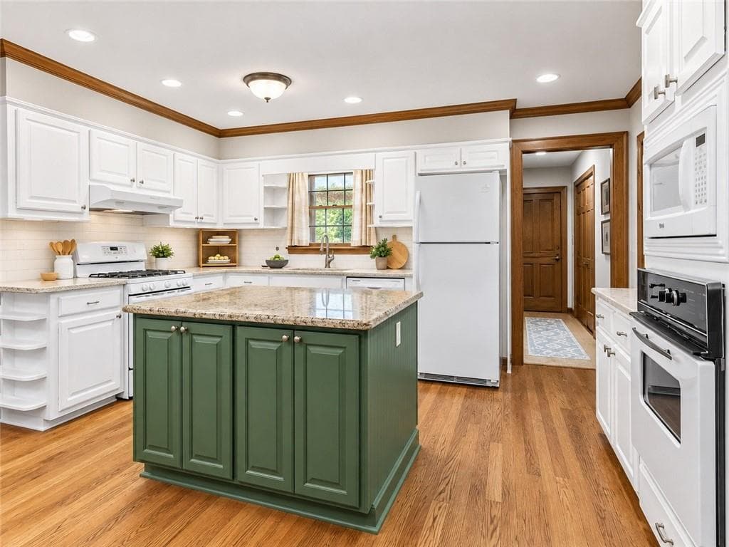 3 bedroom, 3 bathroom, 2,258 sq ft single family residence under contract at 1052 Evelyn Lane, Lilburn, GA 30047 — photo 5