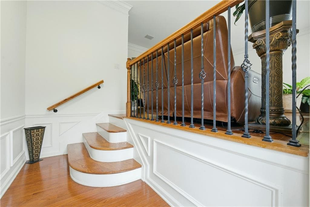 3 bedroom, 4 bathroom, 2,646 sq ft townhouse for sale at 3976 Old Atlanta Station Court 8, Atlanta, GA 30339 — photo 2