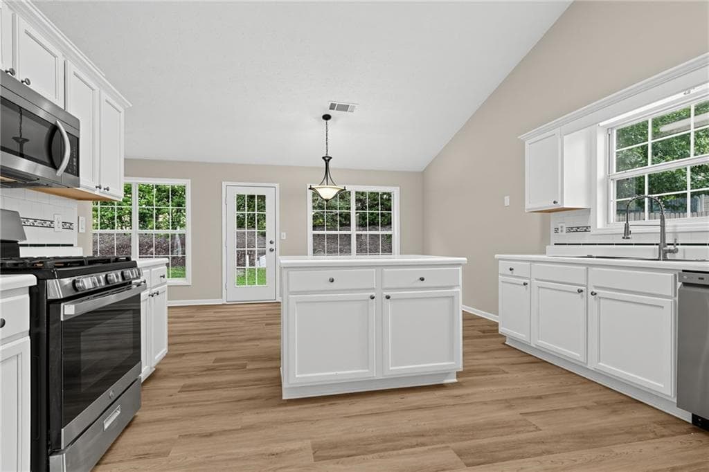 3 bedroom, 2 bathroom, 2,248 sq ft single family residence for sale at 2720 Matlin Way, Buford, GA 30519 — photo 10