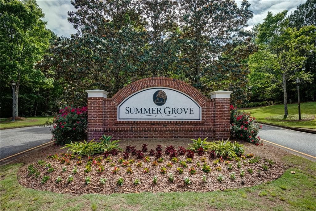 4 bedroom, 5 bathroom, 3,048 sq ft single family residence for sale at 14 Beacon Crest, Newnan, GA 30265 — photo 2