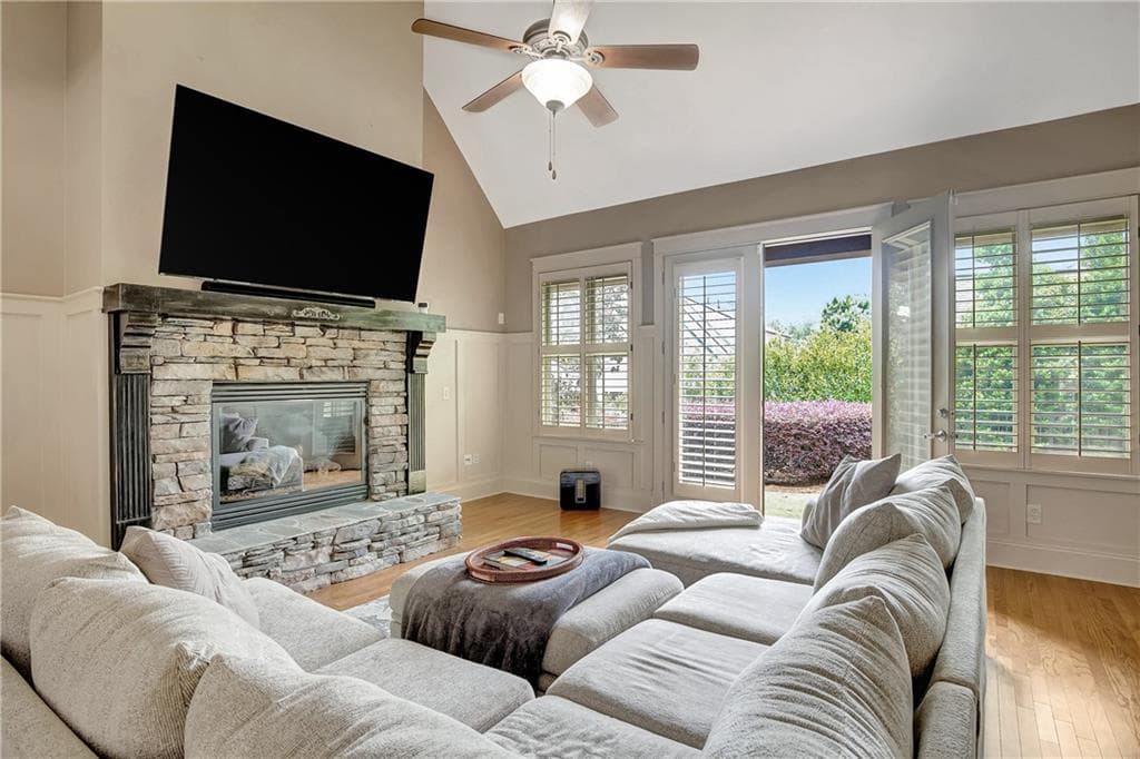 4 bedroom, 5 bathroom, 3,048 sq ft single family residence for sale at 14 Beacon Crest, Newnan, GA 30265 — photo 6