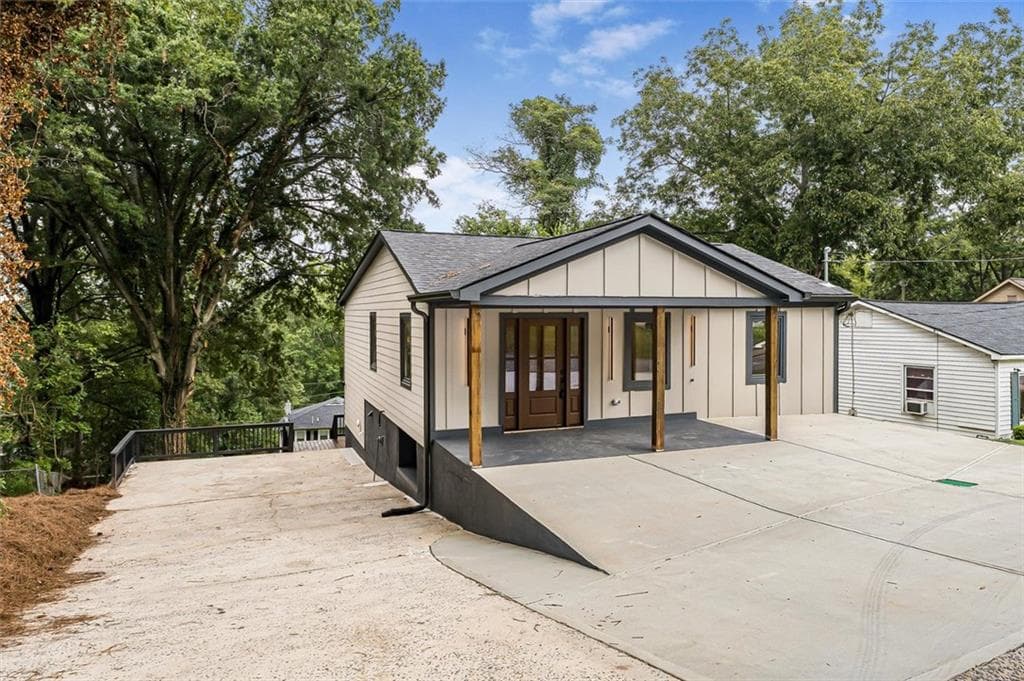 3 bedroom, 4 bathroom, 2,600 sq ft single family residence for sale at 169 Woods Drive, Marietta, GA 30060 — photo 4