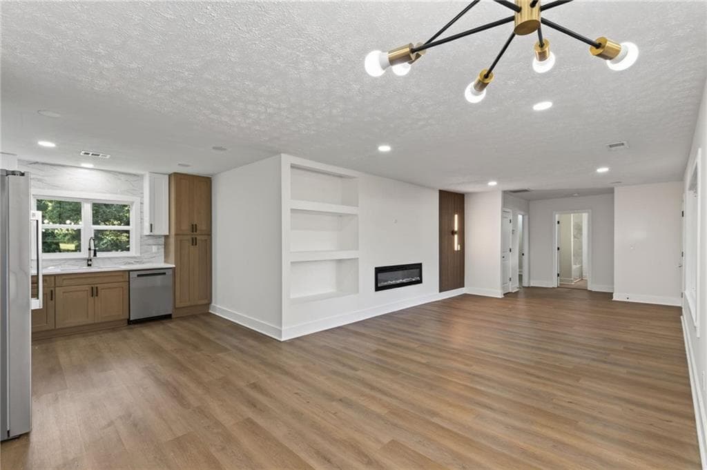 4 bedroom, 3 bathroom, 2,247 sq ft single family residence for sale at 2880 Old Norcross Road, Tucker, GA 30084 — photo 8
