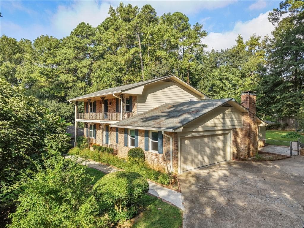 4 bedroom, 3 bathroom, 2,560 sq ft single family residence for rent at 3310 Chase Road, Atlanta, GA 30341 for $3,500 a month — photo 2