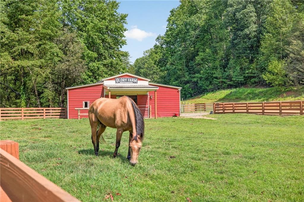 7 bedroom, 4 bathroom, 3,769 sq ft single family residence for sale at 4287 Pine Vale Road, Gainesville, GA 30507 — photo 7