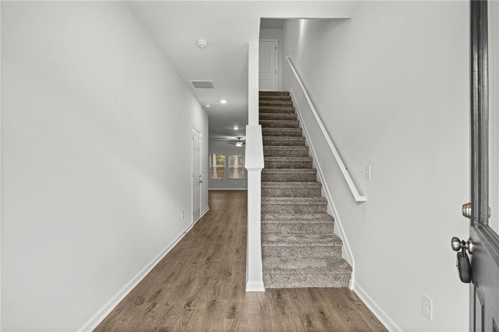 3 bedroom, 3 bathroom, 1,610 sq ft townhouse for sale at 3353 Sable Elm Court, Atlanta, GA 30349 — photo 5