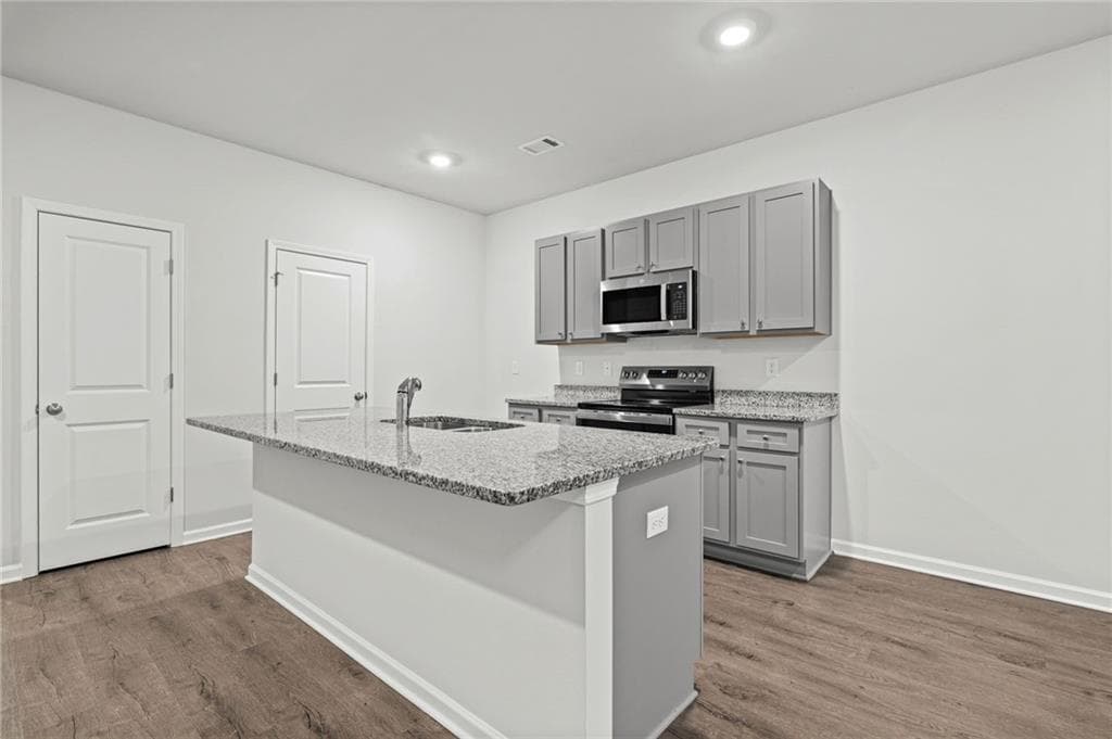 3 bedroom, 3 bathroom, 1,610 sq ft townhouse for sale at 3353 Sable Elm Court, Atlanta, GA 30349 — photo 10