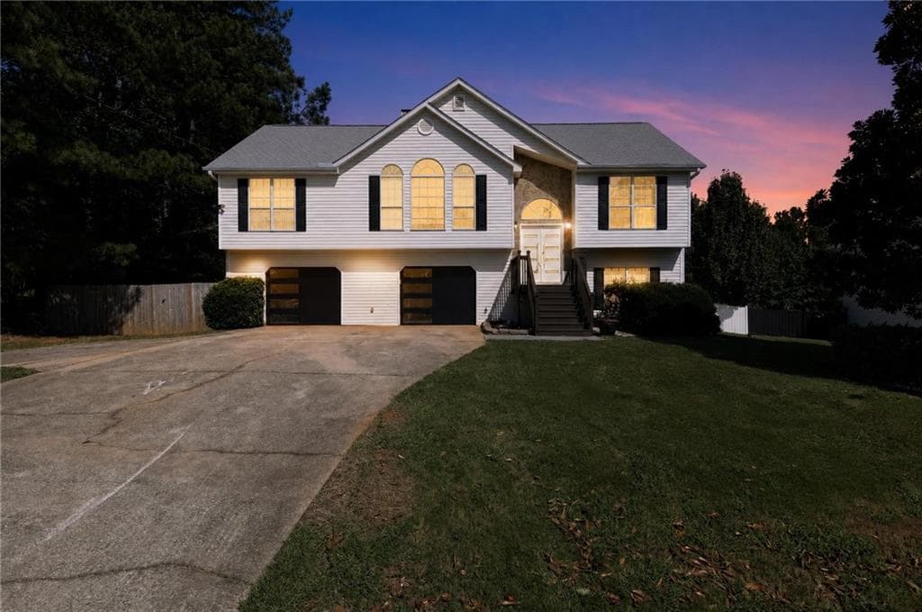 6 bedroom, 3 bathroom, 2,154 sq ft single family residence for sale at 2366 Old Lower River Road, Douglasville, GA 30135